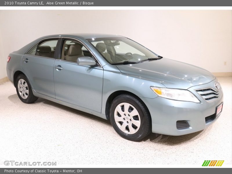 Front 3/4 View of 2010 Camry LE