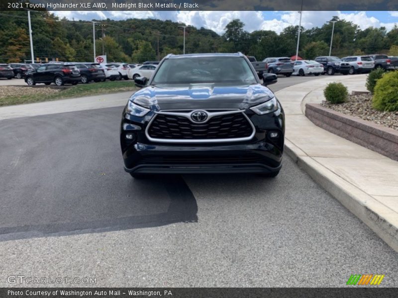 Midnight Black Metallic / Black 2021 Toyota Highlander XLE AWD