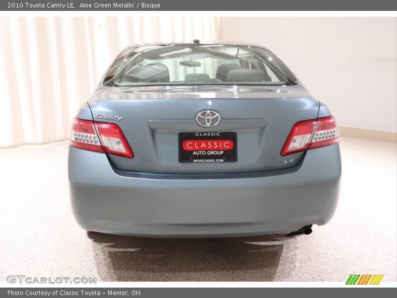 Aloe Green Metallic / Bisque 2010 Toyota Camry LE