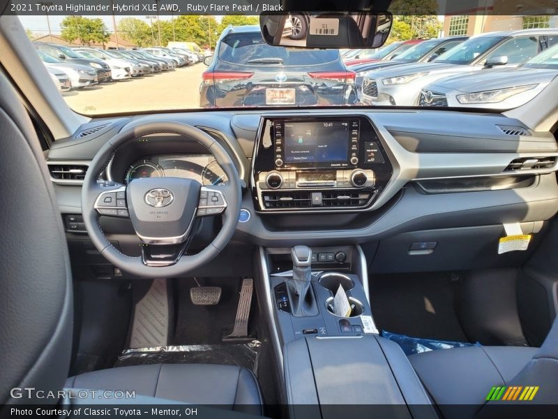 Ruby Flare Pearl / Black 2021 Toyota Highlander Hybrid XLE AWD
