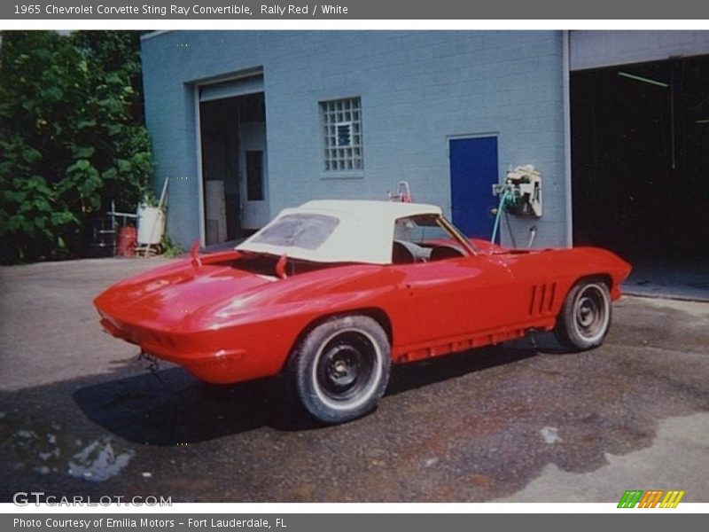 Rally Red / White 1965 Chevrolet Corvette Sting Ray Convertible