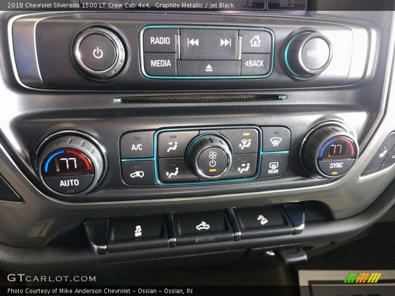 Controls of 2018 Silverado 1500 LT Crew Cab 4x4