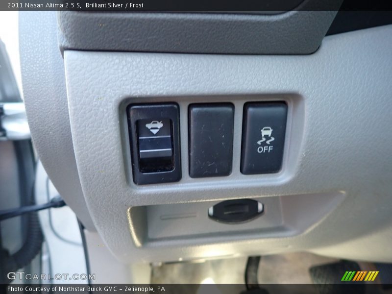 Brilliant Silver / Frost 2011 Nissan Altima 2.5 S