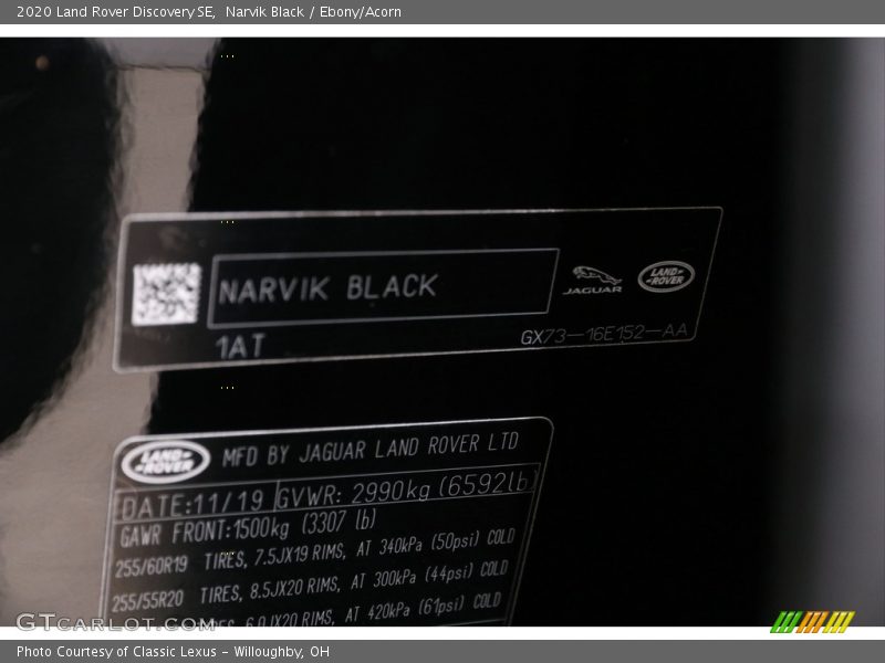 Narvik Black / Ebony/Acorn 2020 Land Rover Discovery SE