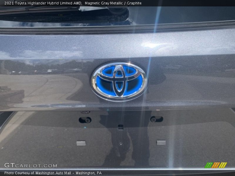 Magnetic Gray Metallic / Graphite 2021 Toyota Highlander Hybrid Limited AWD