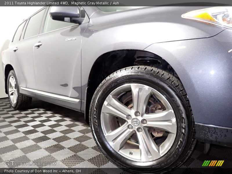 Magnetic Gray Metallic / Ash 2011 Toyota Highlander Limited 4WD