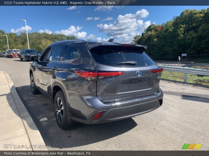 Magnetic Gray Metallic / Black 2020 Toyota Highlander Hybrid XLE AWD