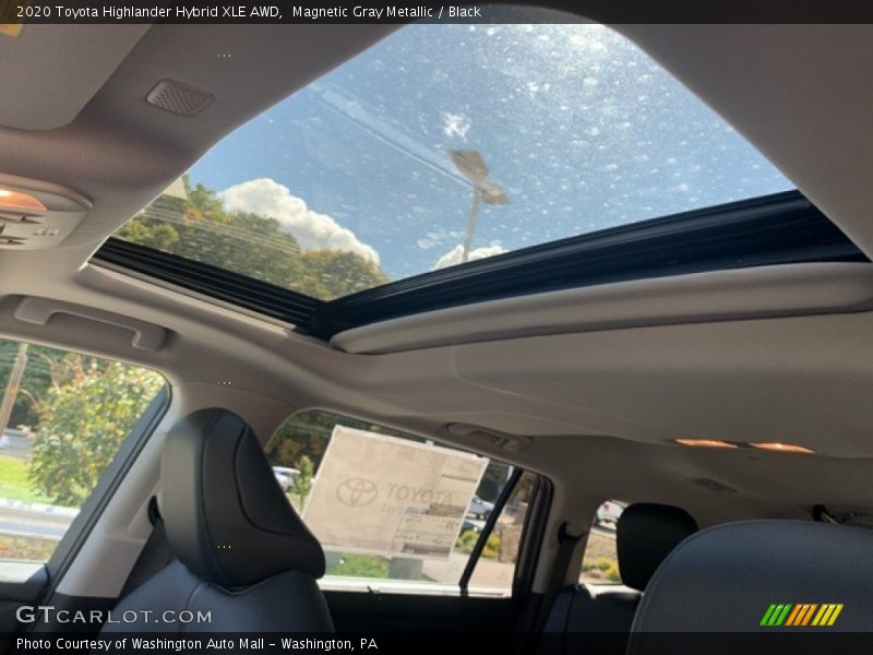 Magnetic Gray Metallic / Black 2020 Toyota Highlander Hybrid XLE AWD
