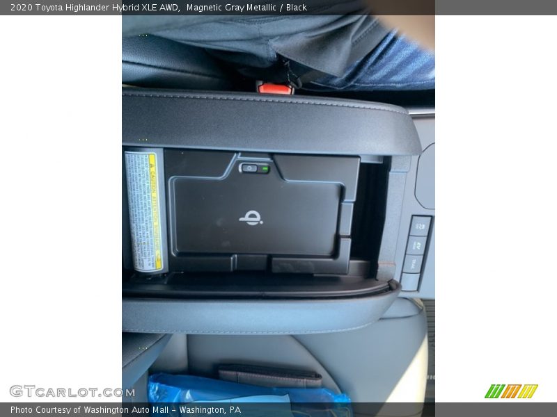 Magnetic Gray Metallic / Black 2020 Toyota Highlander Hybrid XLE AWD