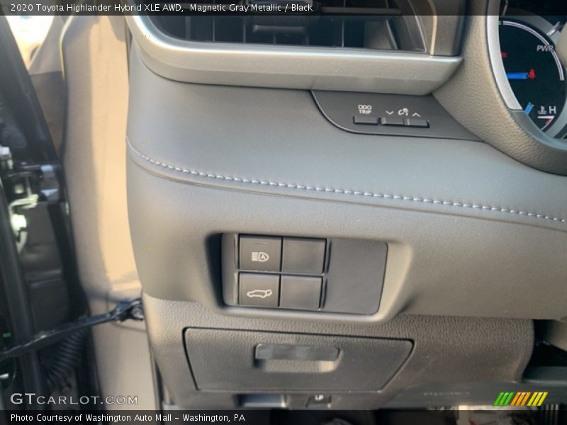 Magnetic Gray Metallic / Black 2020 Toyota Highlander Hybrid XLE AWD