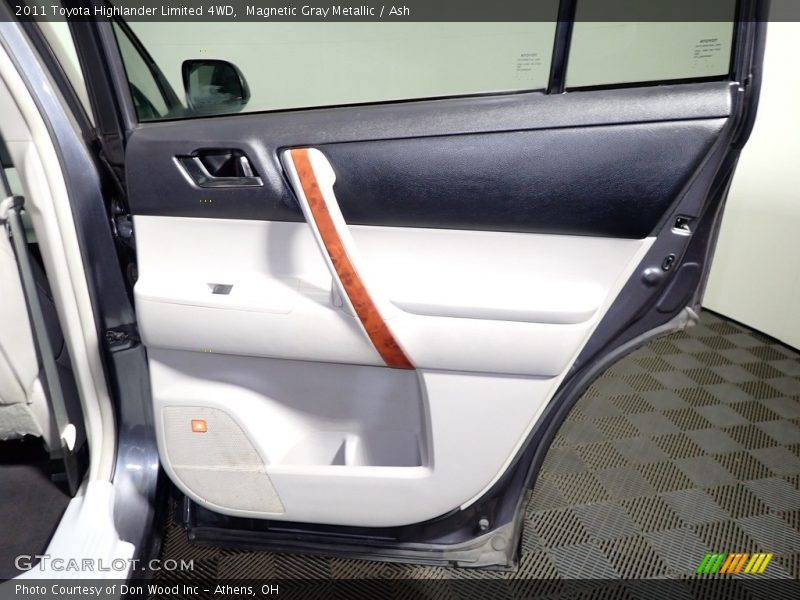 Magnetic Gray Metallic / Ash 2011 Toyota Highlander Limited 4WD