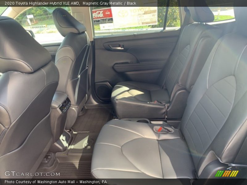 Magnetic Gray Metallic / Black 2020 Toyota Highlander Hybrid XLE AWD