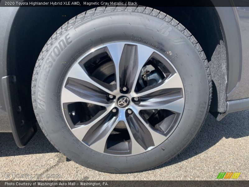 Magnetic Gray Metallic / Black 2020 Toyota Highlander Hybrid XLE AWD