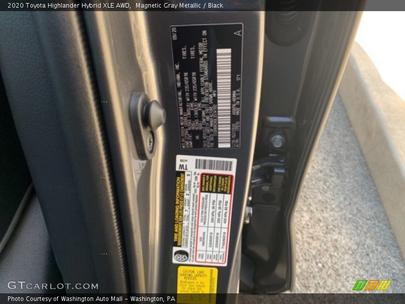 Magnetic Gray Metallic / Black 2020 Toyota Highlander Hybrid XLE AWD