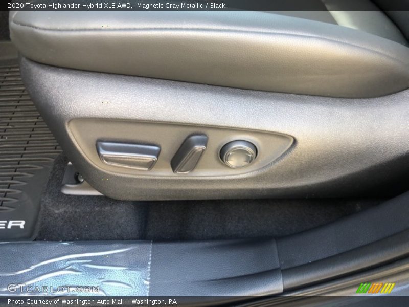 Magnetic Gray Metallic / Black 2020 Toyota Highlander Hybrid XLE AWD
