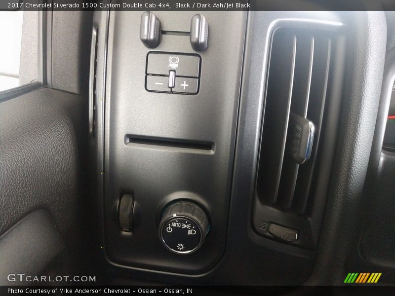 Black / Dark Ash/Jet Black 2017 Chevrolet Silverado 1500 Custom Double Cab 4x4