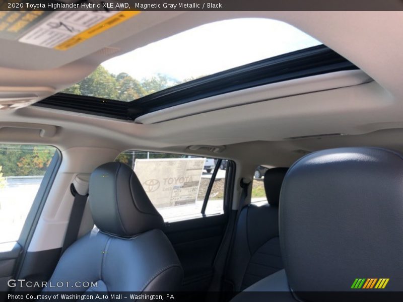 Magnetic Gray Metallic / Black 2020 Toyota Highlander Hybrid XLE AWD