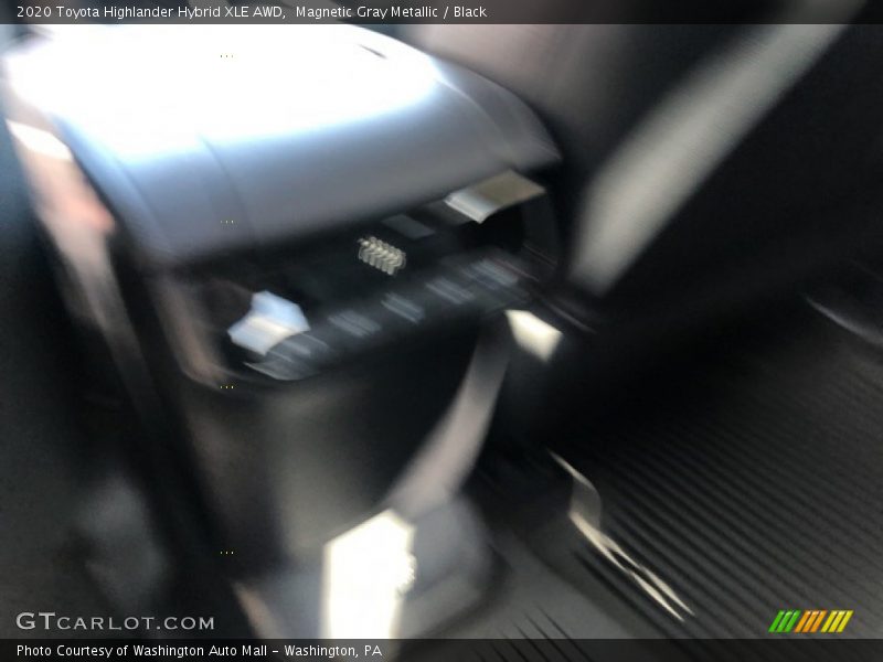 Magnetic Gray Metallic / Black 2020 Toyota Highlander Hybrid XLE AWD