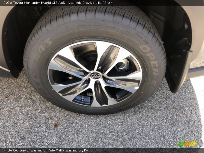 Magnetic Gray Metallic / Black 2020 Toyota Highlander Hybrid XLE AWD