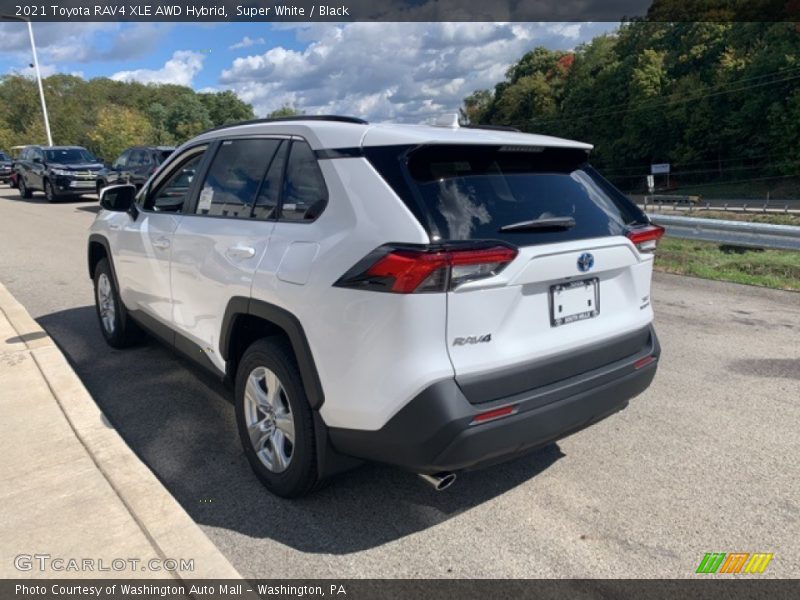 Super White / Black 2021 Toyota RAV4 XLE AWD Hybrid