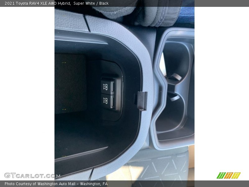 Super White / Black 2021 Toyota RAV4 XLE AWD Hybrid