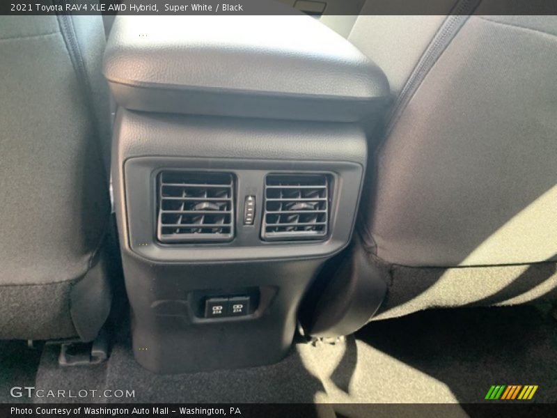 Super White / Black 2021 Toyota RAV4 XLE AWD Hybrid