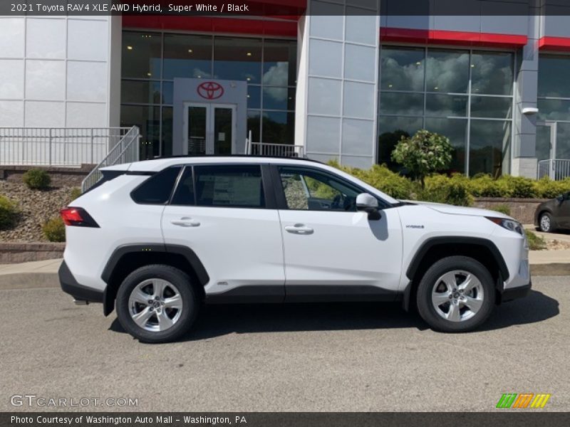 Super White / Black 2021 Toyota RAV4 XLE AWD Hybrid