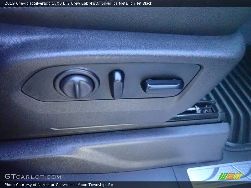Silver Ice Metallic / Jet Black 2019 Chevrolet Silverado 1500 LTZ Crew Cab 4WD