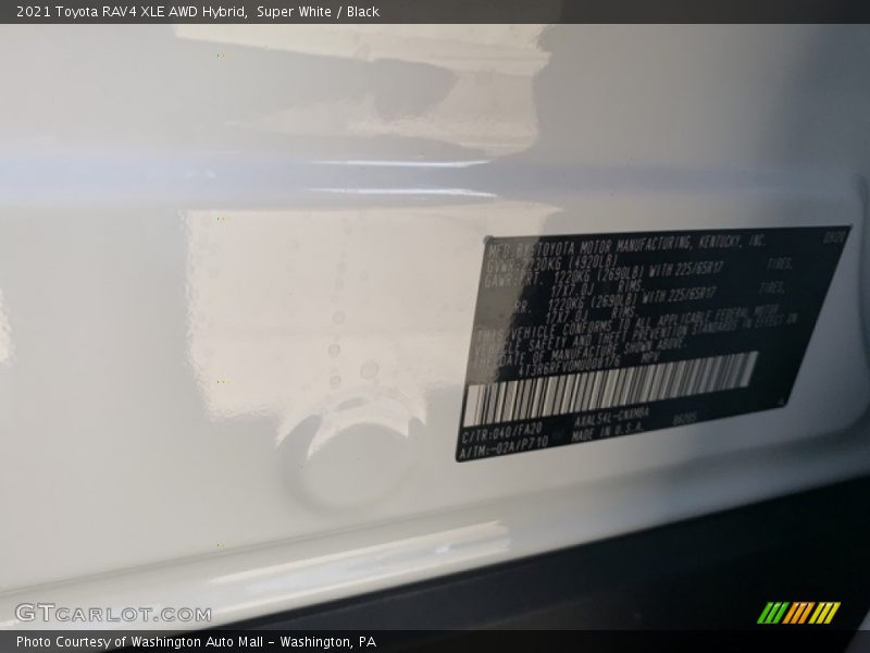 Super White / Black 2021 Toyota RAV4 XLE AWD Hybrid