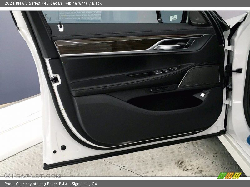 Alpine White / Black 2021 BMW 7 Series 740i Sedan