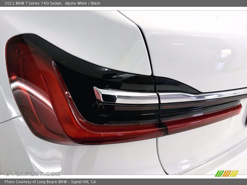 Alpine White / Black 2021 BMW 7 Series 740i Sedan