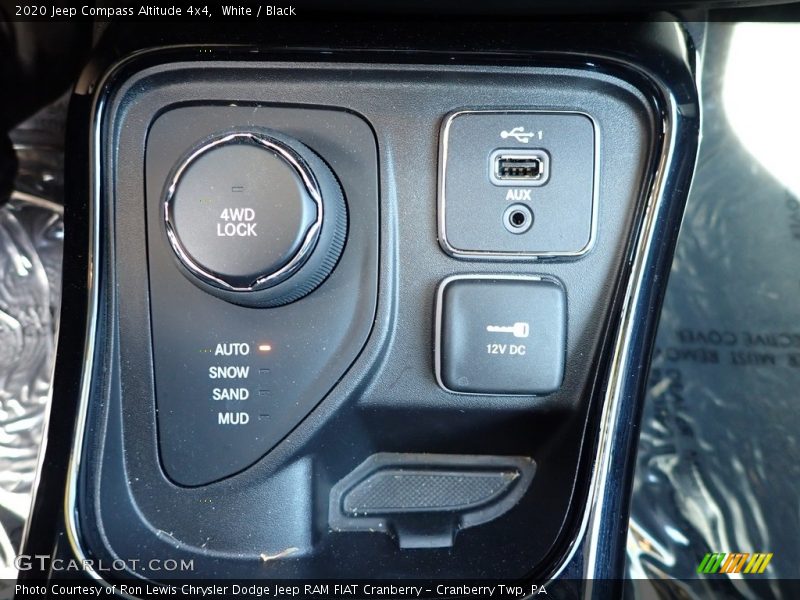 White / Black 2020 Jeep Compass Altitude 4x4