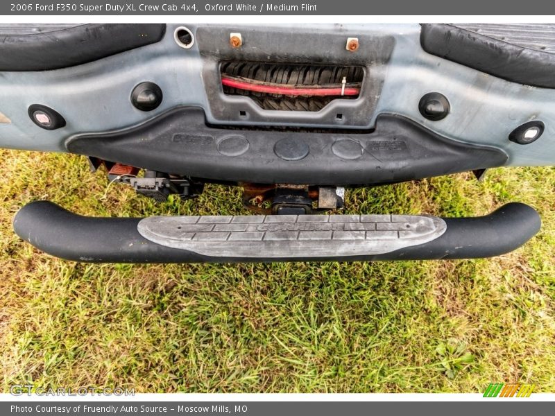 Oxford White / Medium Flint 2006 Ford F350 Super Duty XL Crew Cab 4x4