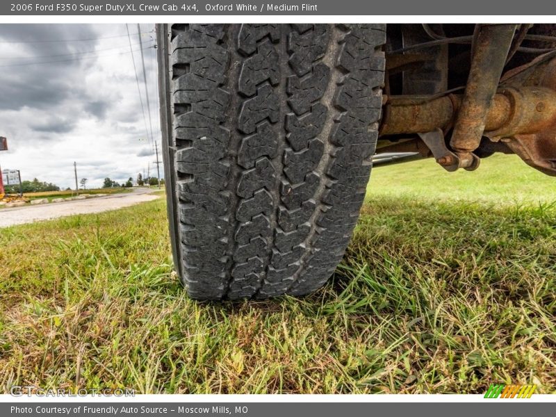 Oxford White / Medium Flint 2006 Ford F350 Super Duty XL Crew Cab 4x4