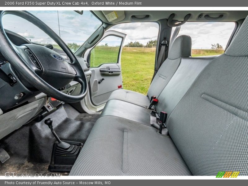 Oxford White / Medium Flint 2006 Ford F350 Super Duty XL Crew Cab 4x4