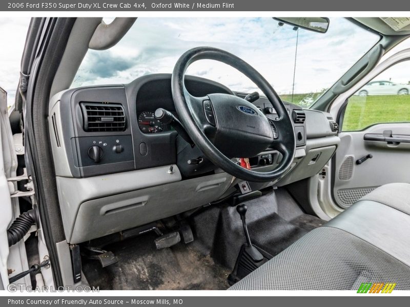 Oxford White / Medium Flint 2006 Ford F350 Super Duty XL Crew Cab 4x4