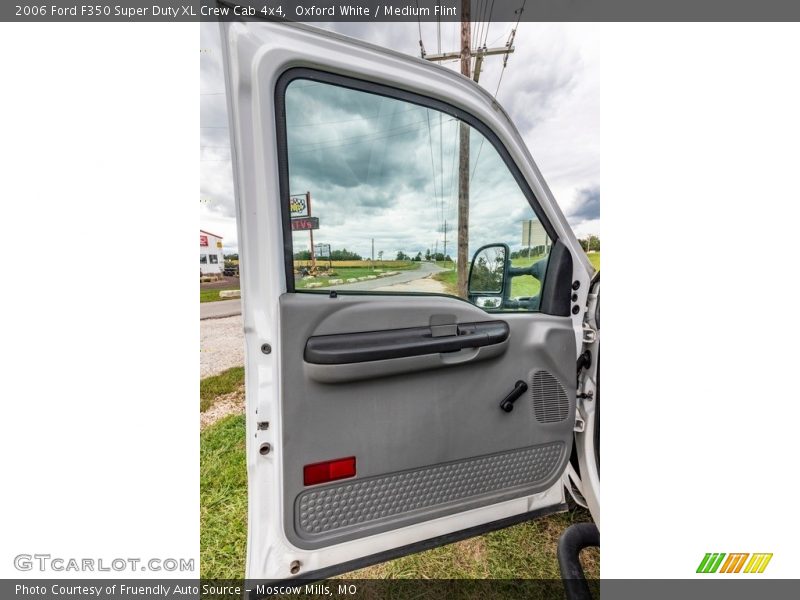 Oxford White / Medium Flint 2006 Ford F350 Super Duty XL Crew Cab 4x4