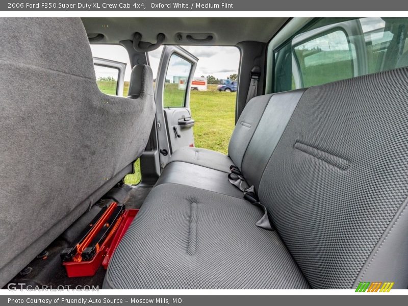 Oxford White / Medium Flint 2006 Ford F350 Super Duty XL Crew Cab 4x4