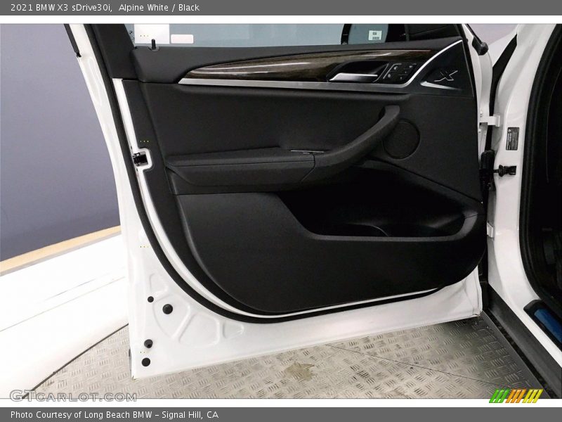 Alpine White / Black 2021 BMW X3 sDrive30i