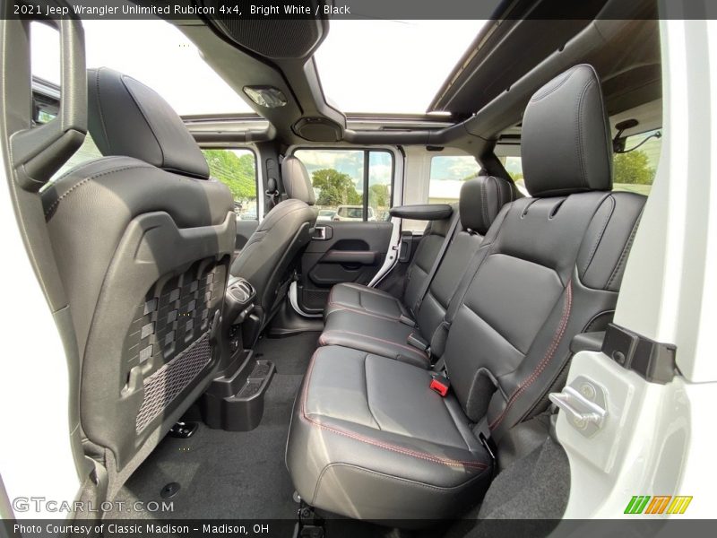 Bright White / Black 2021 Jeep Wrangler Unlimited Rubicon 4x4