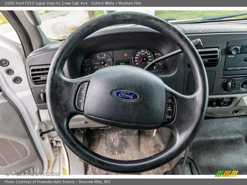 Oxford White / Medium Flint 2006 Ford F350 Super Duty XL Crew Cab 4x4