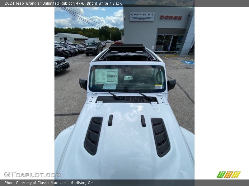 Bright White / Black 2021 Jeep Wrangler Unlimited Rubicon 4x4