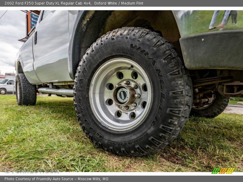 Oxford White / Medium Flint 2002 Ford F350 Super Duty XL Regular Cab 4x4