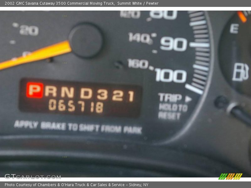 Summit White / Pewter 2002 GMC Savana Cutaway 3500 Commercial Moving Truck