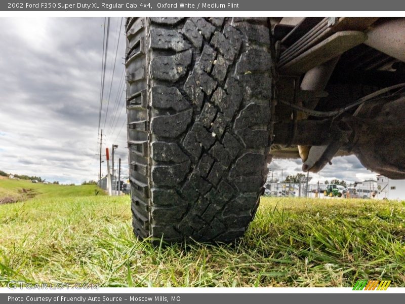 Oxford White / Medium Flint 2002 Ford F350 Super Duty XL Regular Cab 4x4