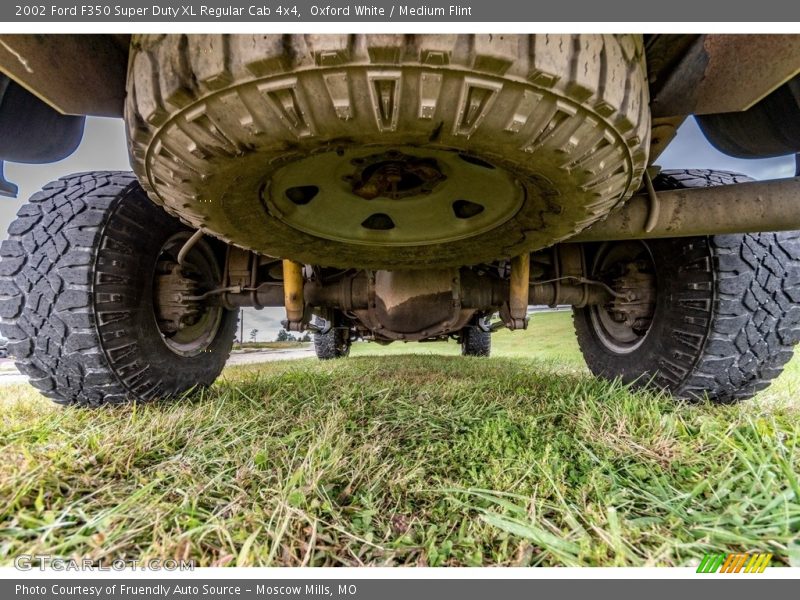 Oxford White / Medium Flint 2002 Ford F350 Super Duty XL Regular Cab 4x4
