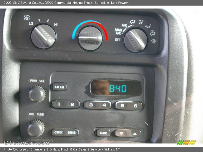 Summit White / Pewter 2002 GMC Savana Cutaway 3500 Commercial Moving Truck