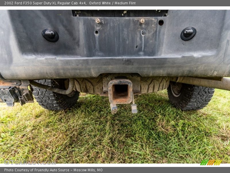 Oxford White / Medium Flint 2002 Ford F350 Super Duty XL Regular Cab 4x4