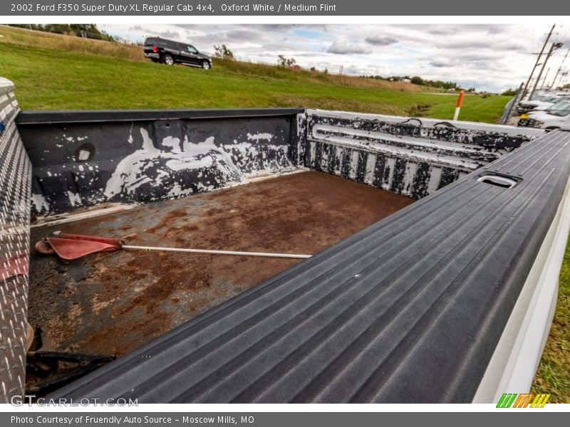 Oxford White / Medium Flint 2002 Ford F350 Super Duty XL Regular Cab 4x4