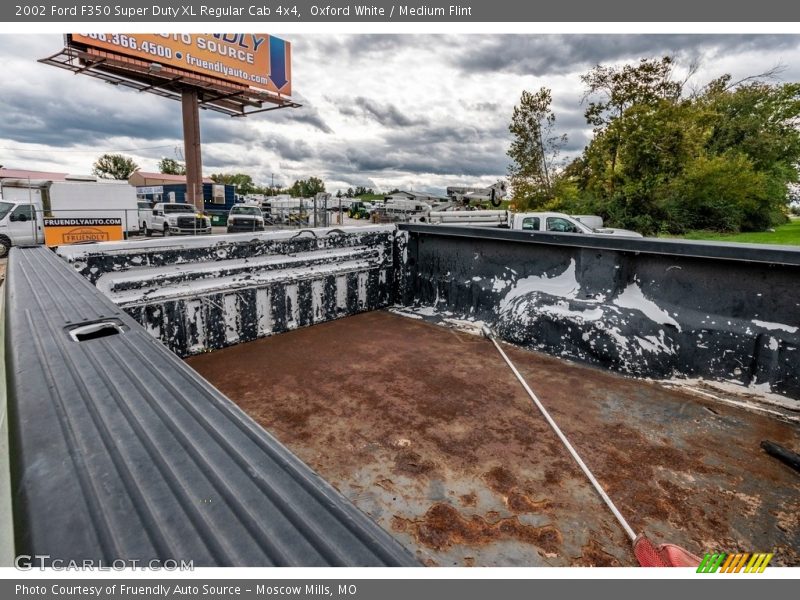 Oxford White / Medium Flint 2002 Ford F350 Super Duty XL Regular Cab 4x4